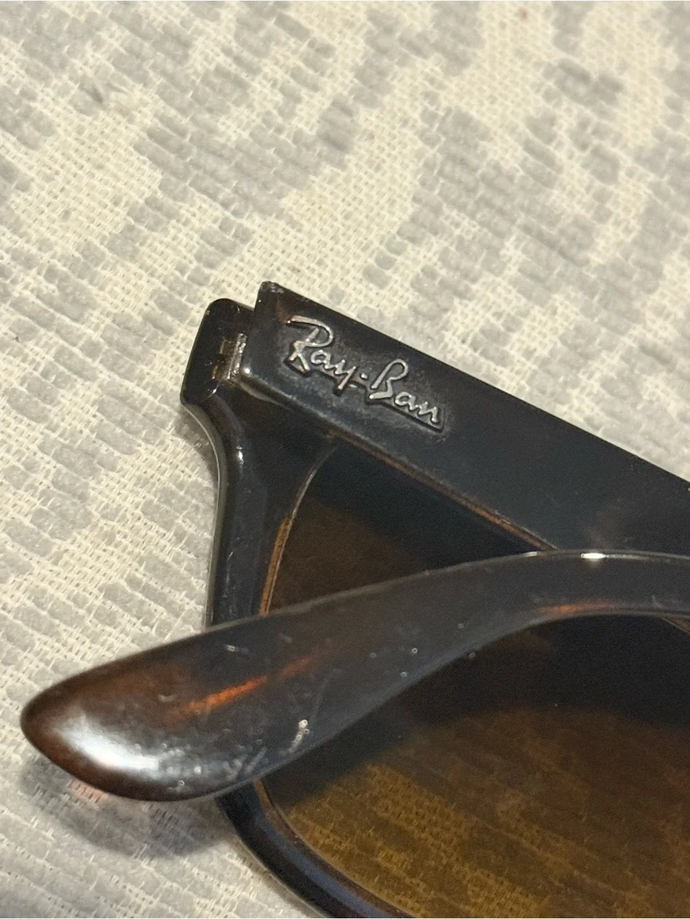Ray-Ban /// Men’s 4640 Tortoiseshell Frame Sunglasses with Polarized Lenses